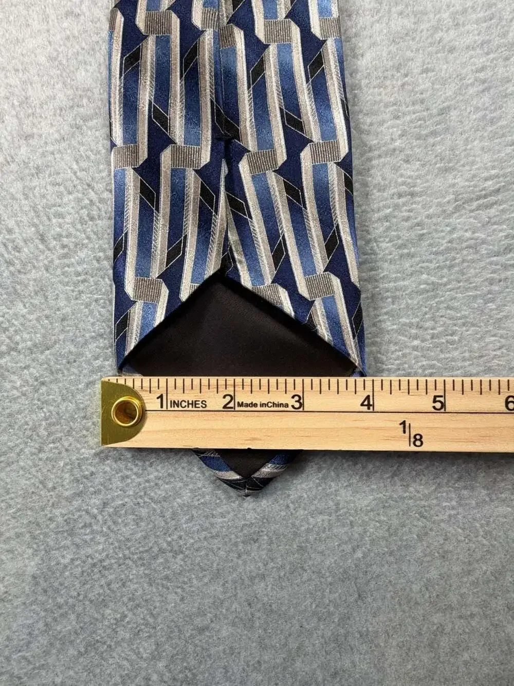 Louis Feraud Men's 100% Silk Geometric Pattern Necktie